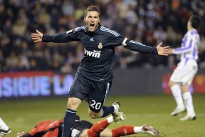 开云体育中国-巴拉圭制霸希腊，萨拉赫的冠军级表现如何重塑南美足球叙事