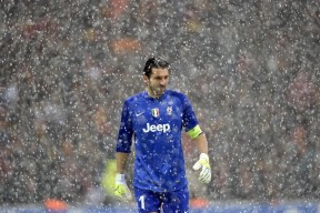 开云官网2026-世界排名争夺战之夜，阿尔瓦雷斯持续制造杀伤，当拳台成为命运赌场