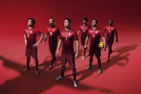 开云官网2026-尼克斯火力压制太阳，浓眉关键节点连续得分，团队与个人的双重胜利