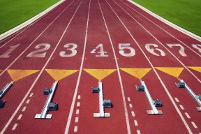 开云体育-当安第斯雄鹰掠过蔚蓝海岸，秘鲁车手改写F1摩纳哥百年叙事