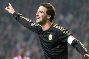 开云体育2026-西甲德比与CBA激战，体育如何成为国家认同的隐形战场？