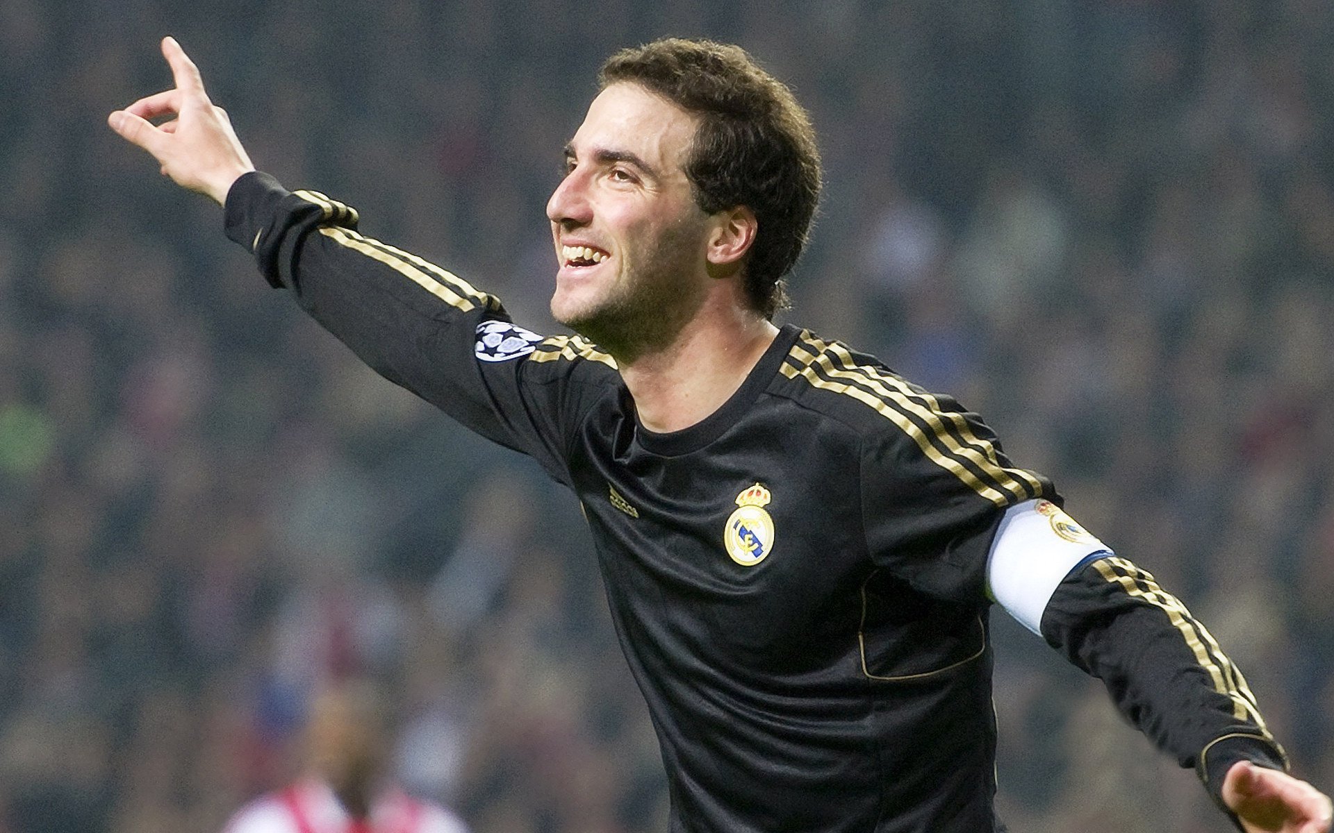 拜仁血拼摩纳哥,奥斯梅恩,那个在攻防绞肉机中起舞的转换核心